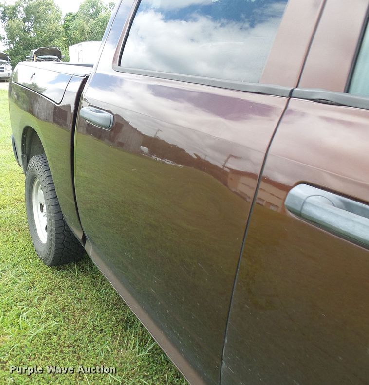 image for item DG2095 2013 Dodge Ram 1500  Crew Cab pickup truck