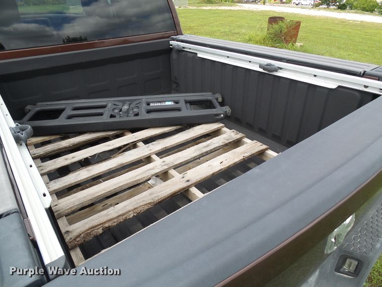 image for item DG2095 2013 Dodge Ram 1500  Crew Cab pickup truck