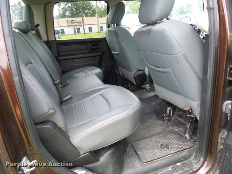 image for item DG2095 2013 Dodge Ram 1500  Crew Cab pickup truck