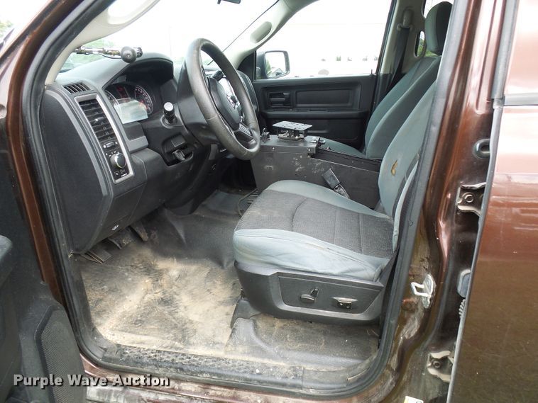 image for item DG2095 2013 Dodge Ram 1500  Crew Cab pickup truck