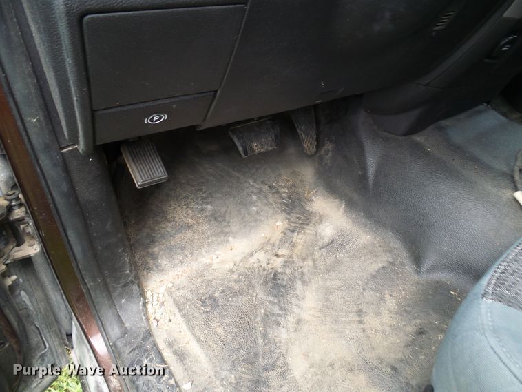 image for item DG2095 2013 Dodge Ram 1500  Crew Cab pickup truck