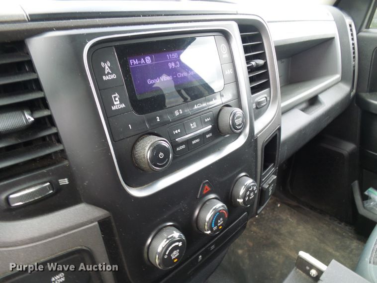 image for item DG2095 2013 Dodge Ram 1500  Crew Cab pickup truck