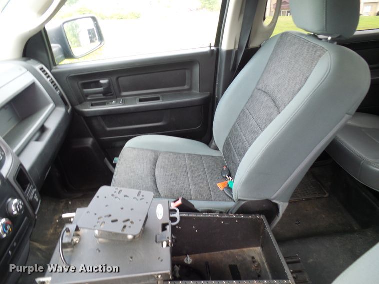 image for item DG2095 2013 Dodge Ram 1500  Crew Cab pickup truck