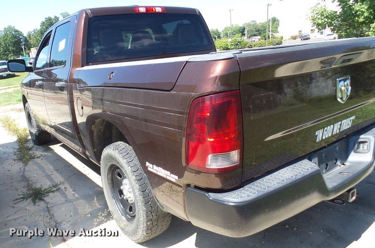 image for item DG2096 2013 Dodge Ram 1500  Crew Cab pickup truck