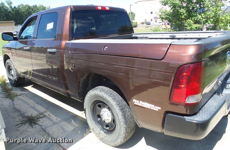 image for item DG2096 2013 Dodge Ram 1500  Crew Cab pickup truck