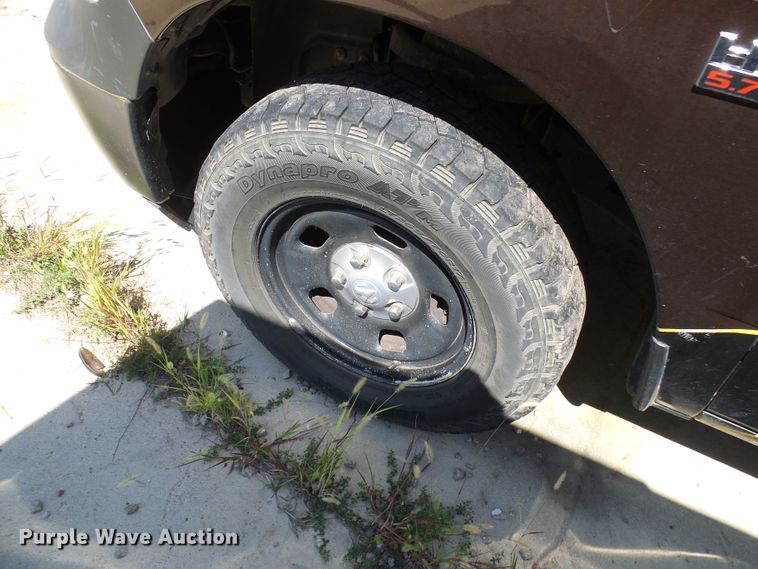 image for item DG2096 2013 Dodge Ram 1500  Crew Cab pickup truck