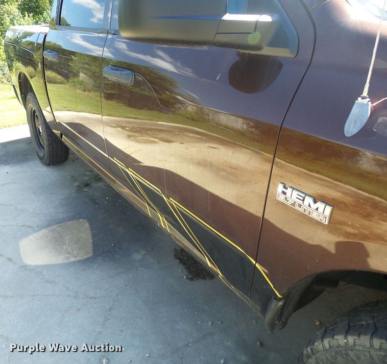 image for item DG2096 2013 Dodge Ram 1500  Crew Cab pickup truck