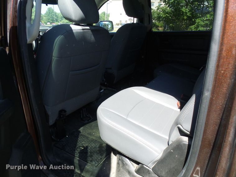 image for item DG2096 2013 Dodge Ram 1500  Crew Cab pickup truck