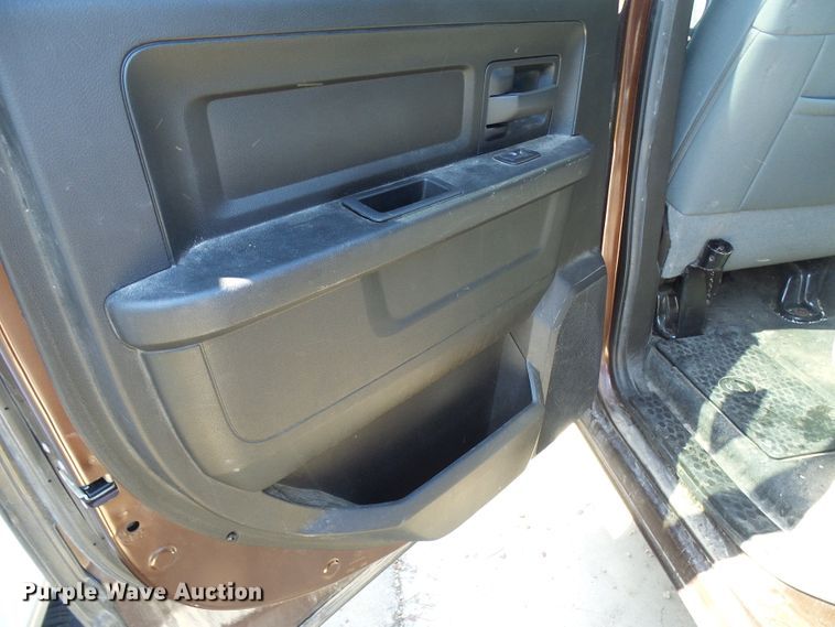 image for item DG2096 2013 Dodge Ram 1500  Crew Cab pickup truck