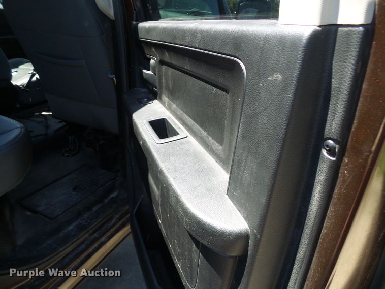 image for item DG2096 2013 Dodge Ram 1500  Crew Cab pickup truck