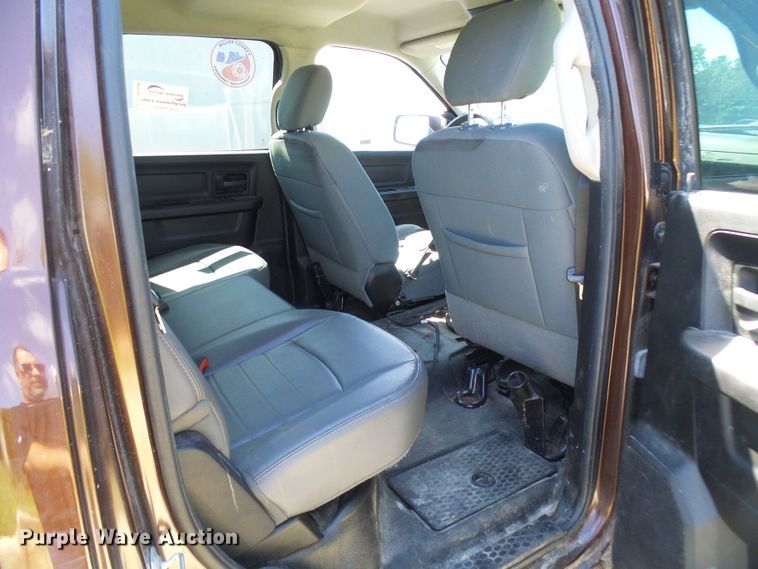 image for item DG2096 2013 Dodge Ram 1500  Crew Cab pickup truck