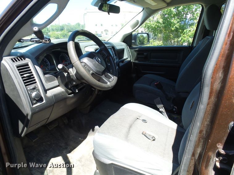 image for item DG2096 2013 Dodge Ram 1500  Crew Cab pickup truck