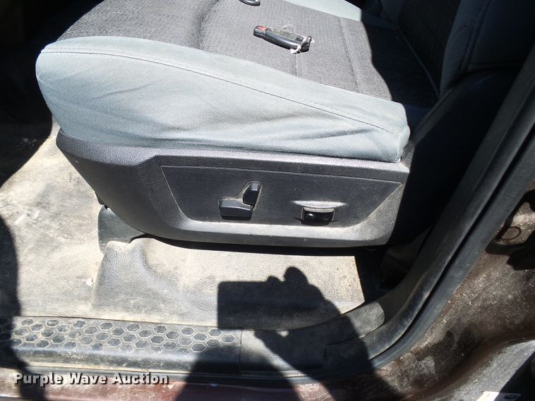 image for item DG2096 2013 Dodge Ram 1500  Crew Cab pickup truck