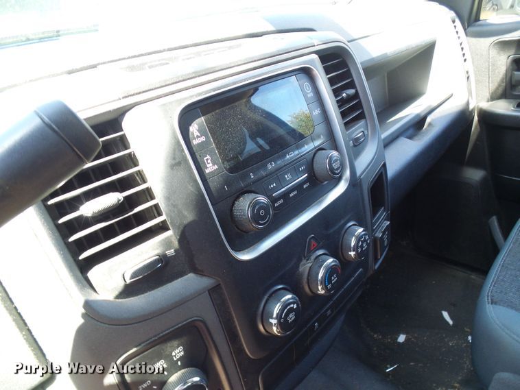 image for item DG2096 2013 Dodge Ram 1500  Crew Cab pickup truck