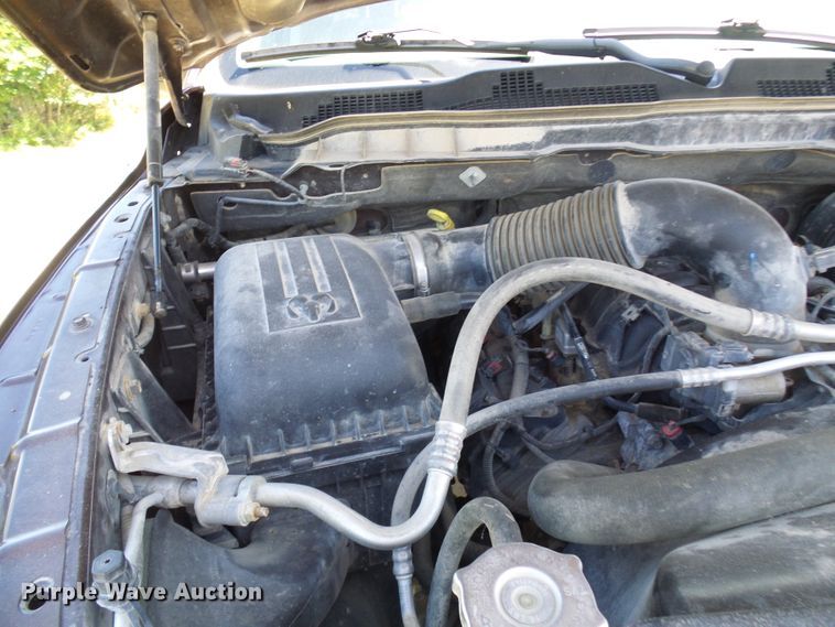 image for item DG2096 2013 Dodge Ram 1500  Crew Cab pickup truck