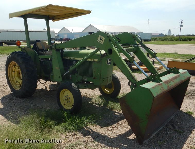 image for item DG4540 John Deere 830  tractor