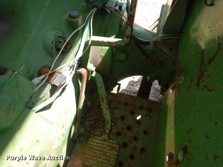 image for item DG4540 John Deere 830  tractor