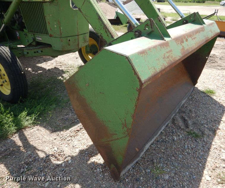 image for item DG4540 John Deere 830  tractor