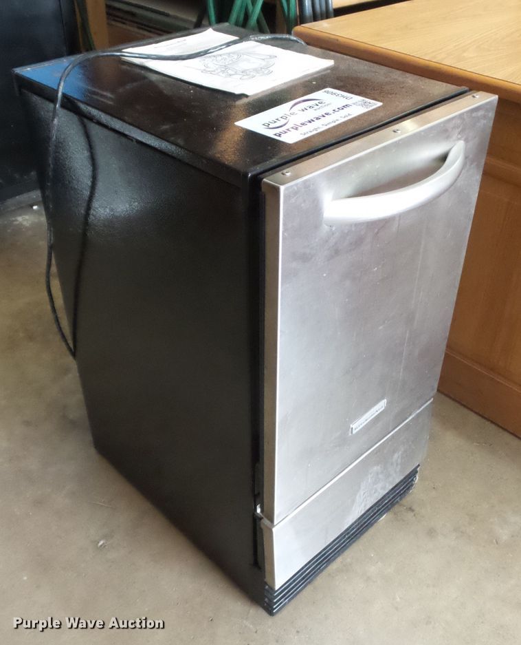 image for item DH3906 Kitchen Aid ice maker