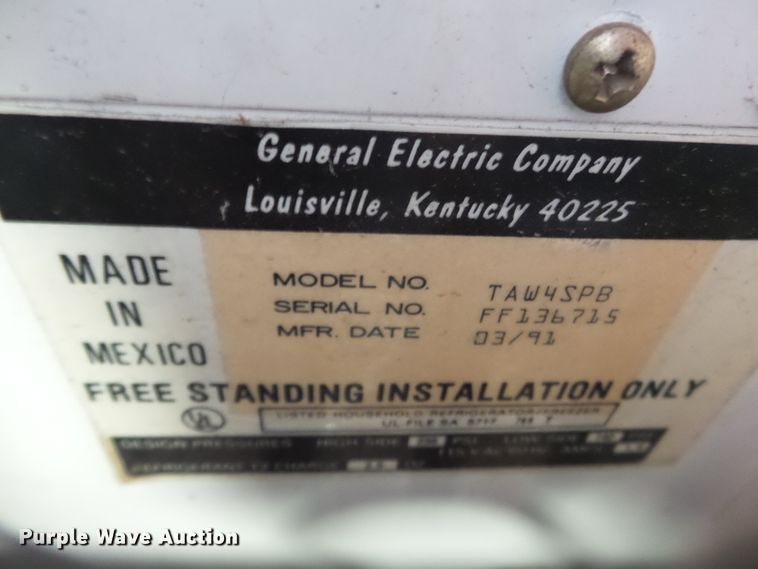 image for item DH3911 1991 General Electric TAW4SPB refrigerator