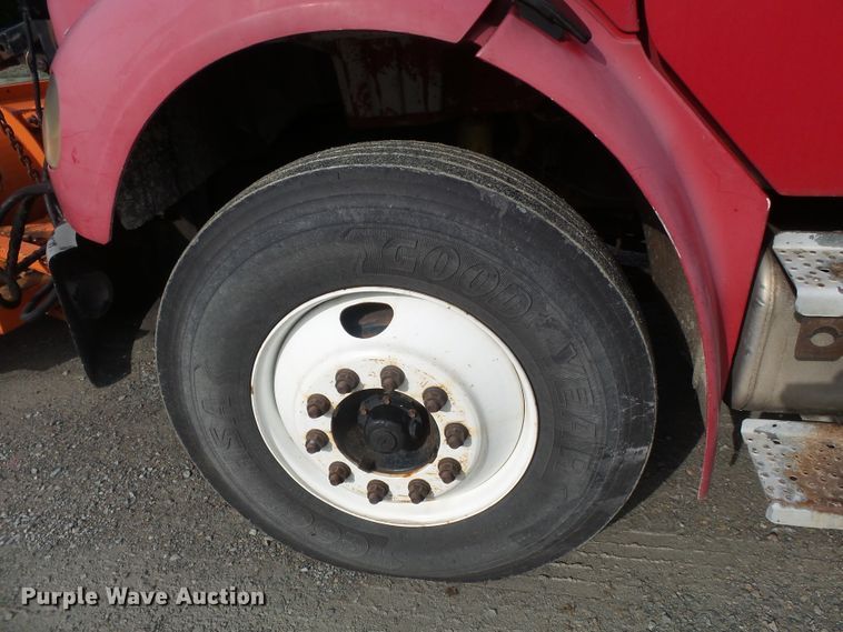 image for item DH3919 2004 Freightliner Business Class M2  dump truck