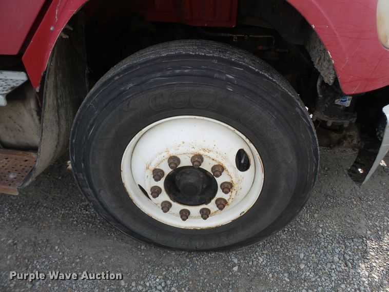 image for item DH3919 2004 Freightliner Business Class M2  dump truck