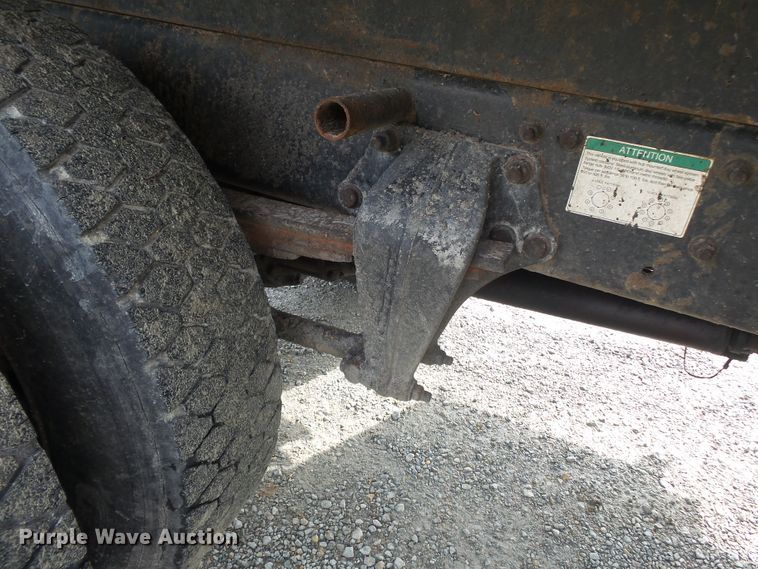 image for item DH3919 2004 Freightliner Business Class M2  dump truck