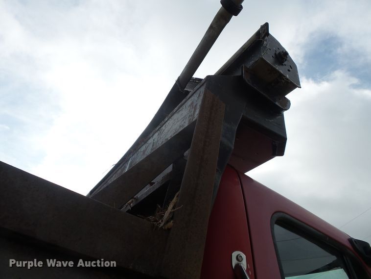 image for item DH3919 2004 Freightliner Business Class M2  dump truck