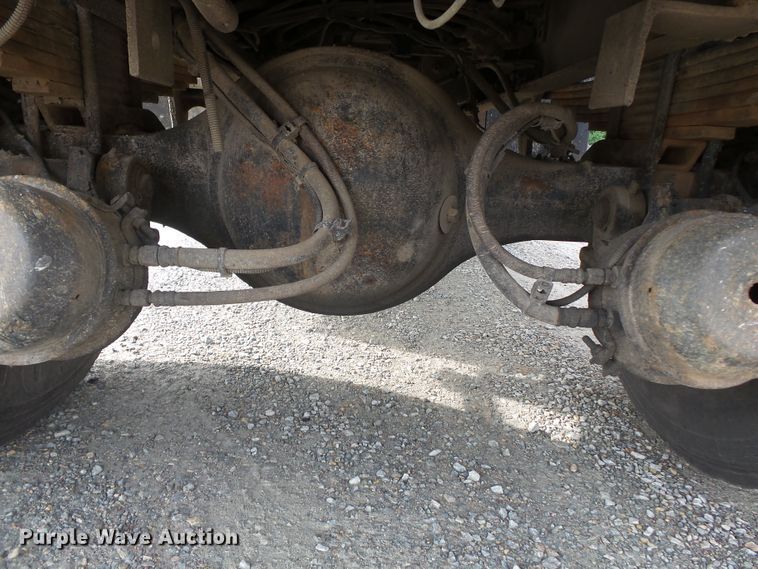 image for item DH3919 2004 Freightliner Business Class M2  dump truck