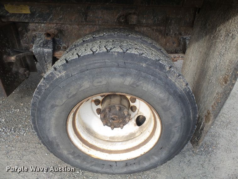 image for item DH3919 2004 Freightliner Business Class M2  dump truck