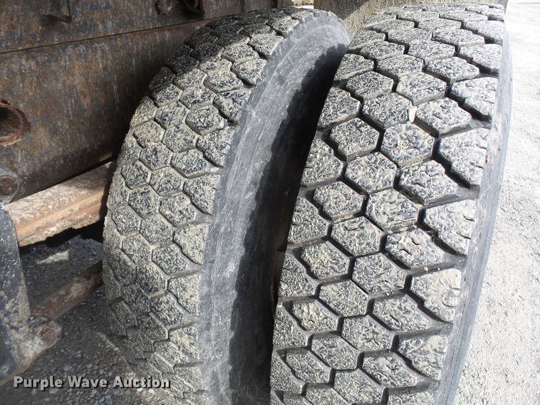 image for item DH3919 2004 Freightliner Business Class M2  dump truck