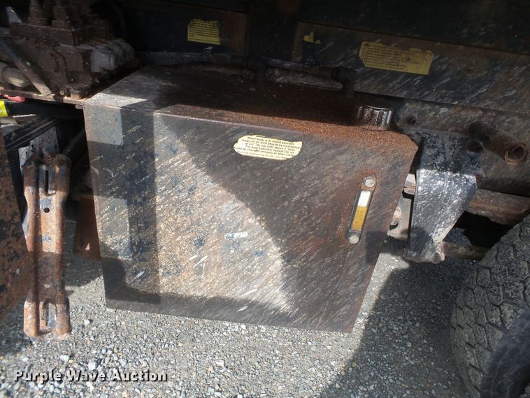 image for item DH3919 2004 Freightliner Business Class M2  dump truck