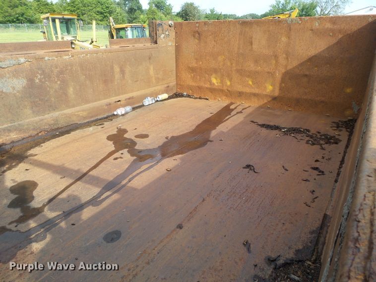 image for item DH3919 2004 Freightliner Business Class M2  dump truck