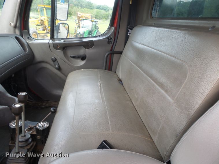 image for item DH3919 2004 Freightliner Business Class M2  dump truck