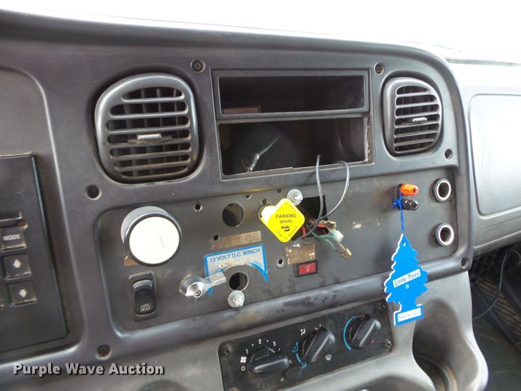 image for item DH3919 2004 Freightliner Business Class M2  dump truck