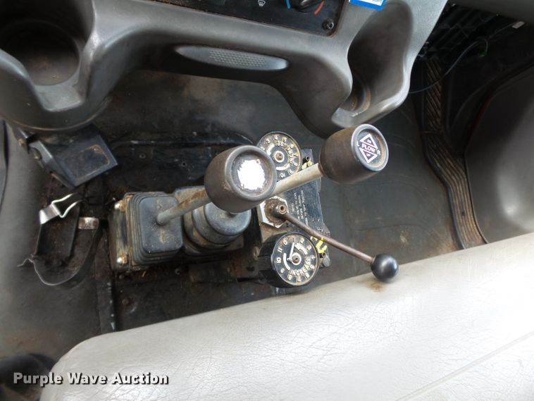 image for item DH3919 2004 Freightliner Business Class M2  dump truck