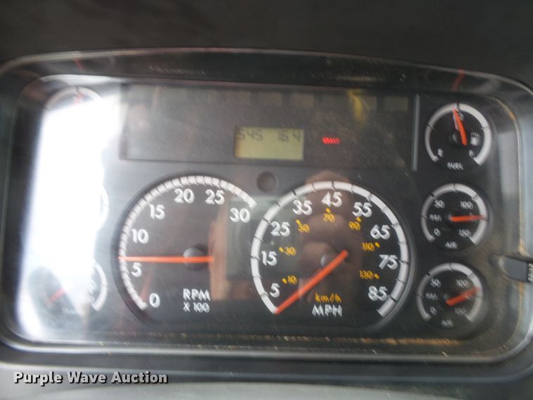 image for item DH3919 2004 Freightliner Business Class M2  dump truck