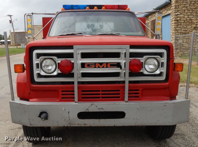 image for item DI7669 1984 GMC 7000  utility truck
