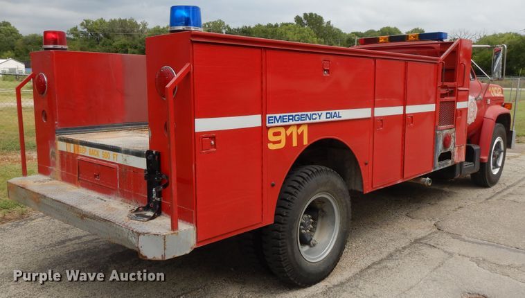 image for item DI7669 1984 GMC 7000  utility truck