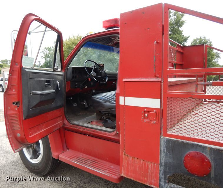 image for item DI7669 1984 GMC 7000  utility truck