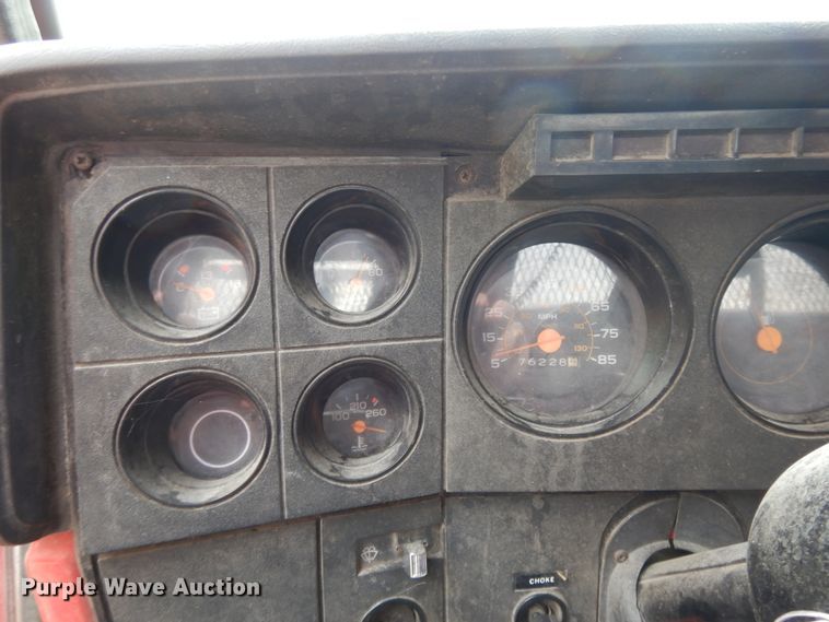 image for item DI7669 1984 GMC 7000  utility truck