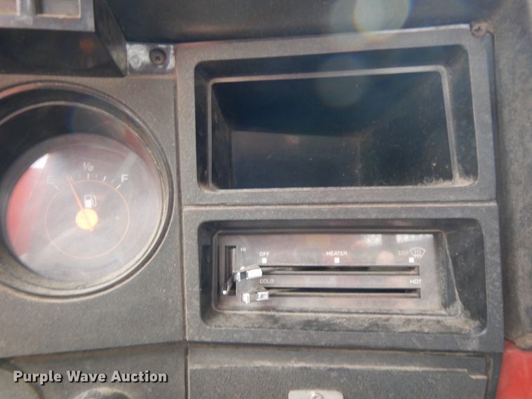 image for item DI7669 1984 GMC 7000  utility truck