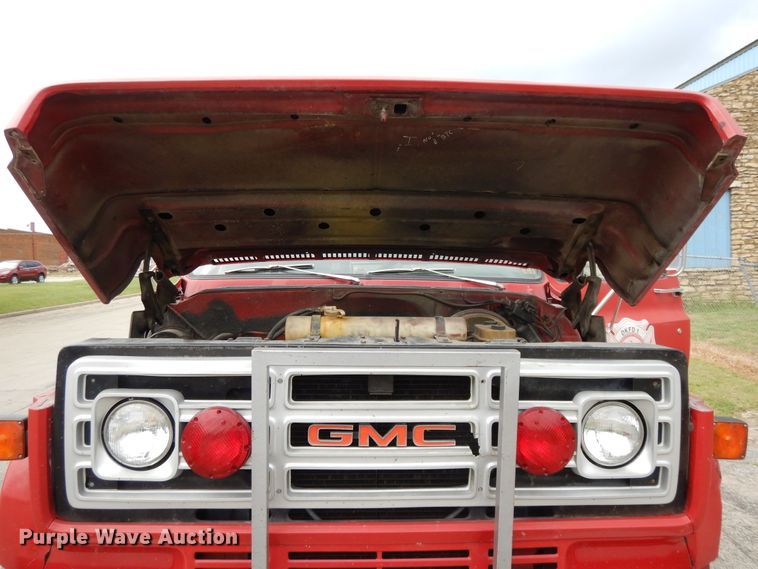 image for item DI7669 1984 GMC 7000  utility truck