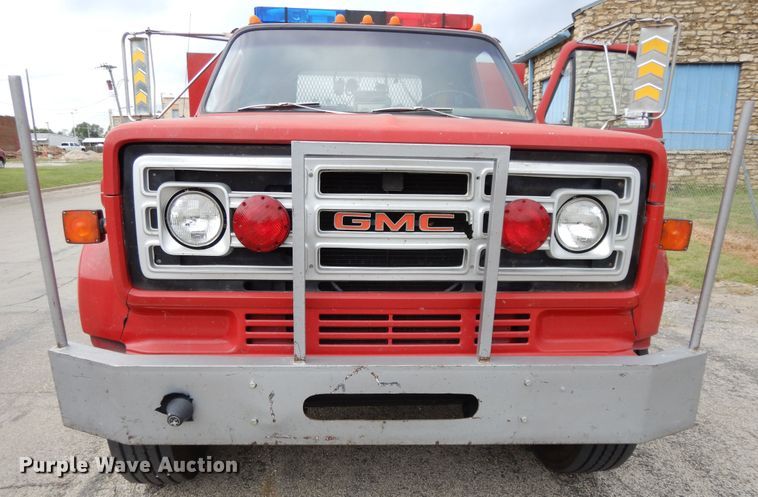 image for item DI7669 1984 GMC 7000  utility truck