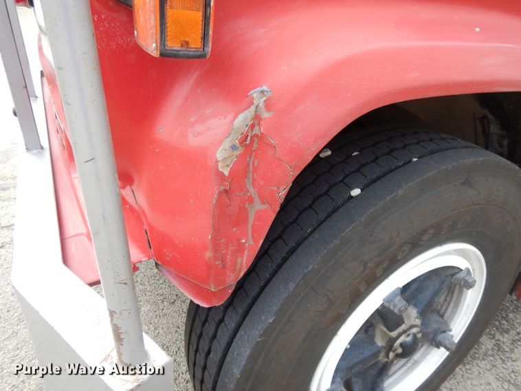 image for item DI7669 1984 GMC 7000  utility truck