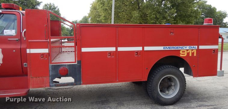 image for item DI7669 1984 GMC 7000  utility truck