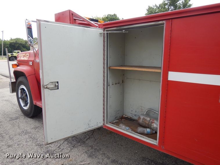 image for item DI7669 1984 GMC 7000  utility truck