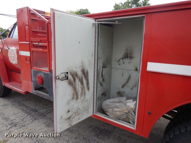 image for item DI7669 1984 GMC 7000  utility truck