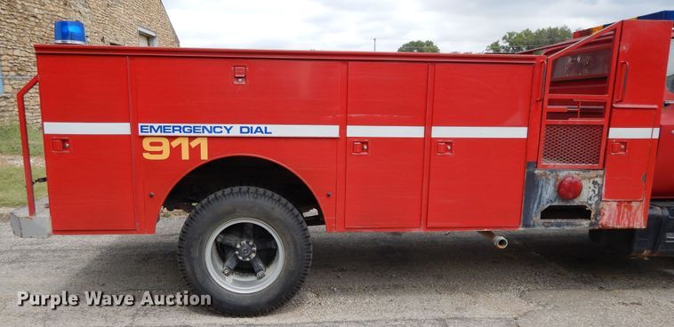 image for item DI7669 1984 GMC 7000  utility truck