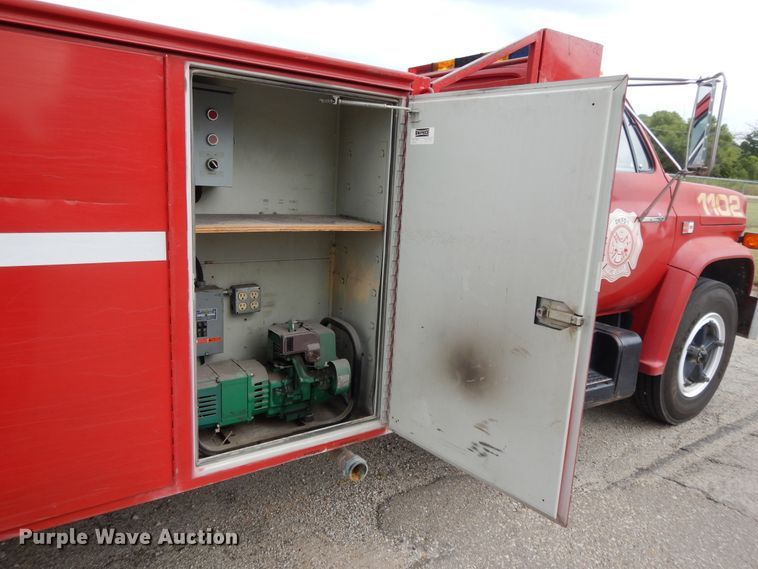 image for item DI7669 1984 GMC 7000  utility truck